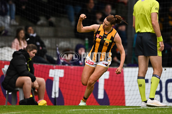 AFLW 2022 S7 Round 10 - Fremantle v Hawthorn - A-463425