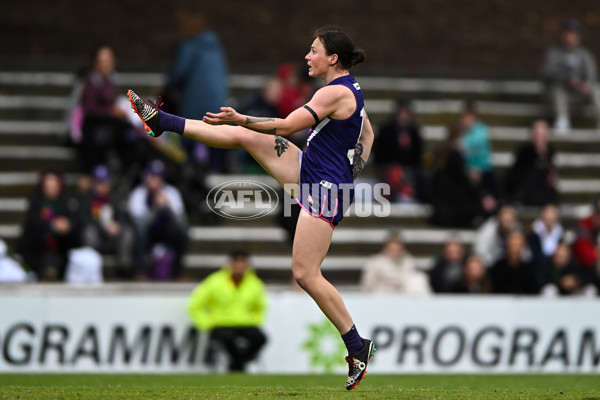 AFLW 2022 S7 Round 10 - Fremantle v Hawthorn - A-463428