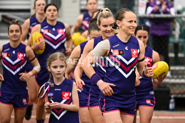 AFLW 2022 S7 Round 10 - Fremantle v Hawthorn - A-463462
