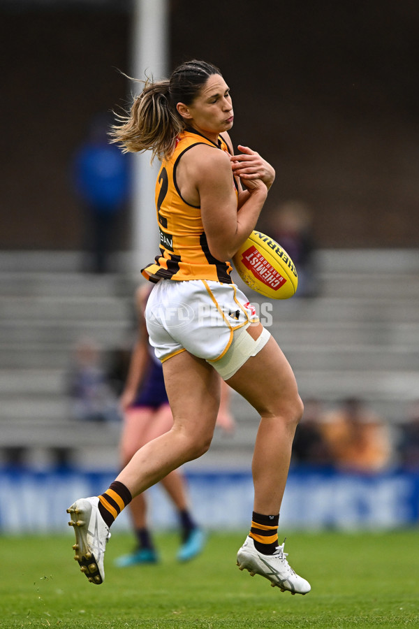 AFLW 2022 S7 Round 10 - Fremantle v Hawthorn - A-468068