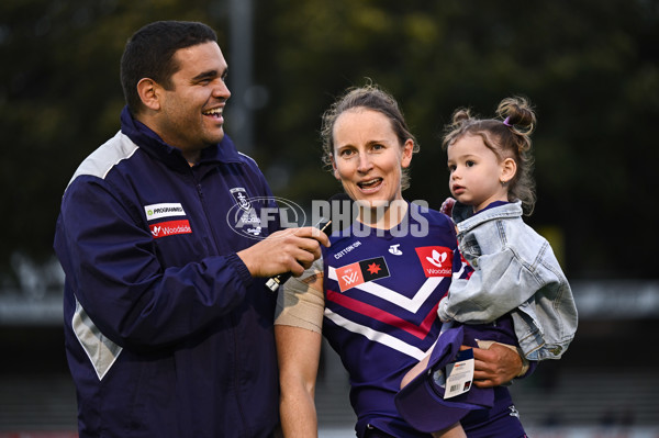 AFLW 2022 S7 Round 10 - Fremantle v Hawthorn - A-468112