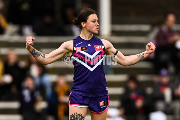 AFLW 2022 S7 Round 10 - Fremantle v Hawthorn - A-468359