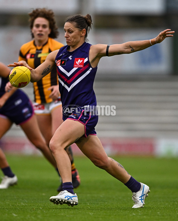 AFLW 2022 S7 Round 10 - Fremantle v Hawthorn - A-468393