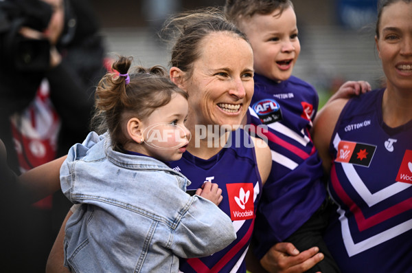 AFLW 2022 S7 Round 10 - Fremantle v Hawthorn - A-470683