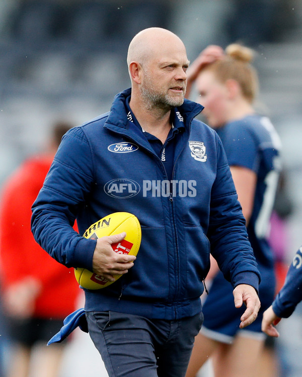 AFLW 2022 S7 Round 10 - Geelong v Sydney - A-472782