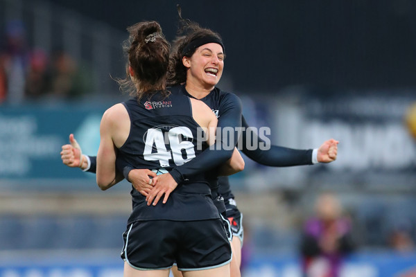 AFLW 2022 S7 Round 10 - Carlton v Western Bulldogs - A-472863