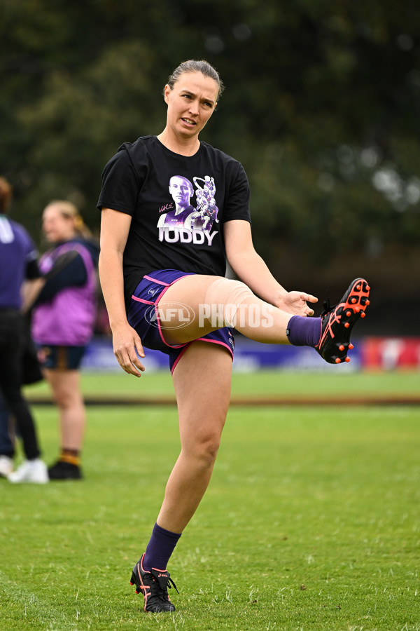AFLW 2022 S7 Round 10 - Fremantle v Hawthorn - A-473461