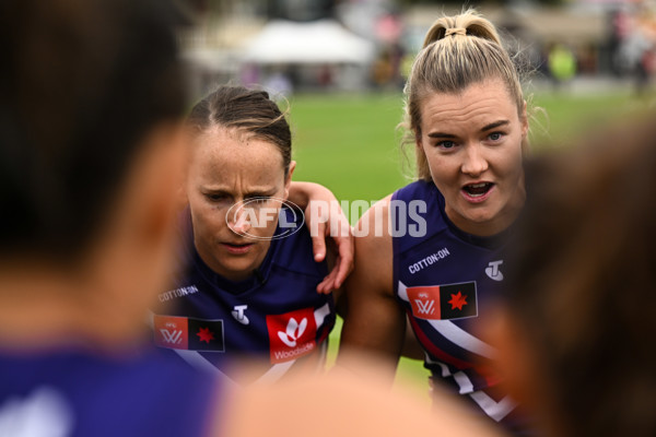AFLW 2022 S7 Round 10 - Fremantle v Hawthorn - A-478363