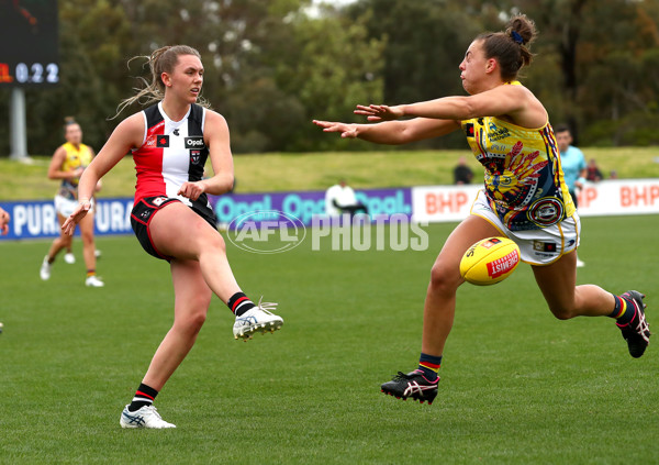 AFLW 2022 S7 Round 10 - St Kilda v Adelaide - A-481284