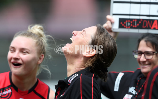 AFLW 2022 S7 Round 10 - Port Adelaide v Essendon - A-481302