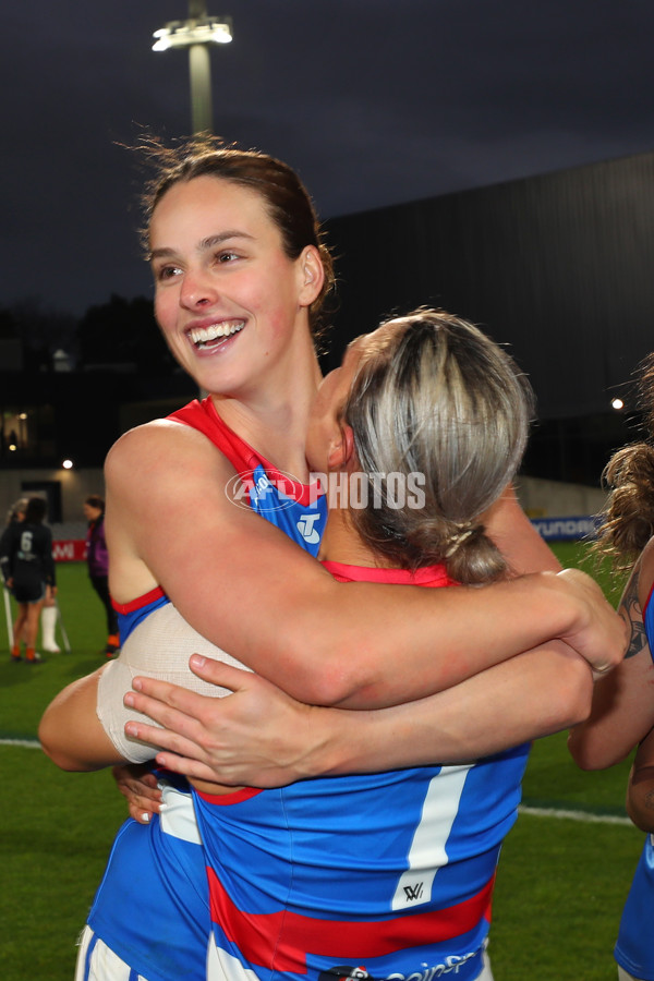 AFLW 2022 S7 Round 10 - Carlton v Western Bulldogs - A-483758