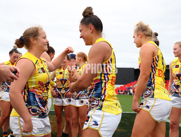 AFLW 2022 S7 Round 10 - St Kilda v Adelaide - A-484615