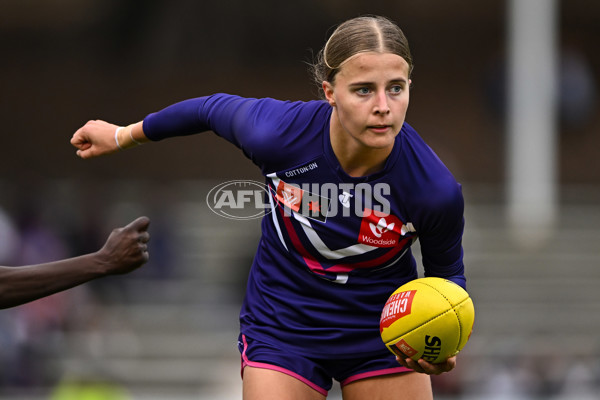 AFLW 2022 S7 Round 10 - Fremantle v Hawthorn - A-486399
