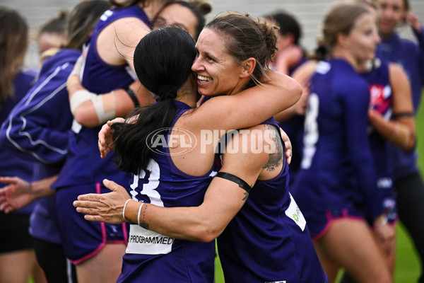 AFLW 2022 S7 Round 10 - Fremantle v Hawthorn - A-488884