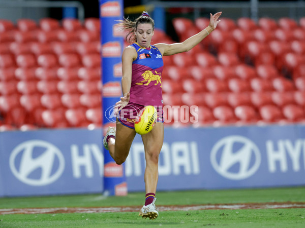 AFLW 2022 S7 Round 10 - Brisbane v Collingwood - A-491283