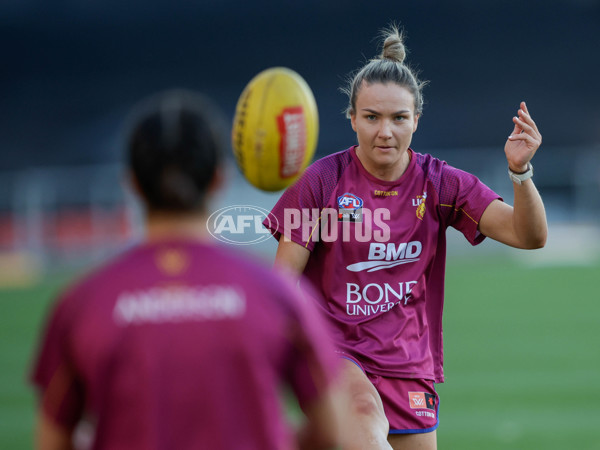 AFLW 2022 S7 Round 10 - Brisbane v Collingwood - A-492177