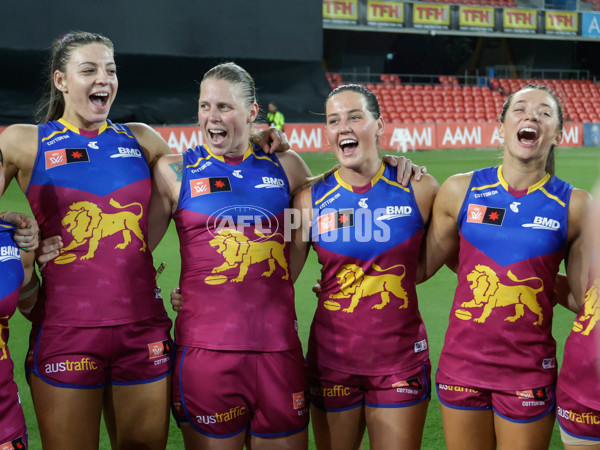 AFLW 2022 S7 Round 10 - Brisbane v Collingwood - A-492186
