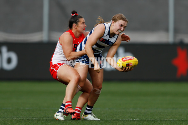 AFLW 2022 S7 Round 10 - Geelong v Sydney - A-493600