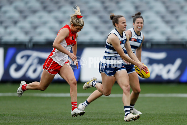 AFLW 2022 S7 Round 10 - Geelong v Sydney - A-493609