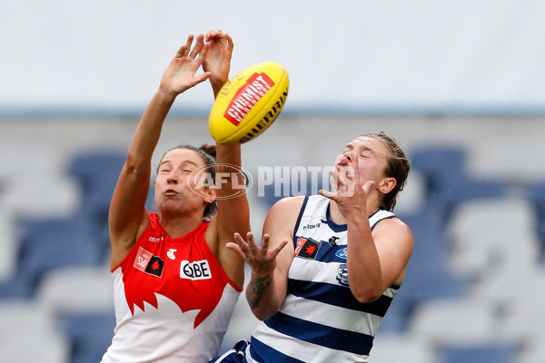 AFLW 2022 S7 Round 10 - Geelong v Sydney - A-494740
