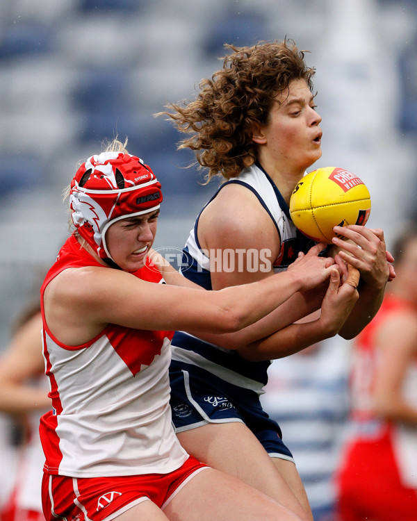 AFLW 2022 S7 Round 10 - Geelong v Sydney - A-494766