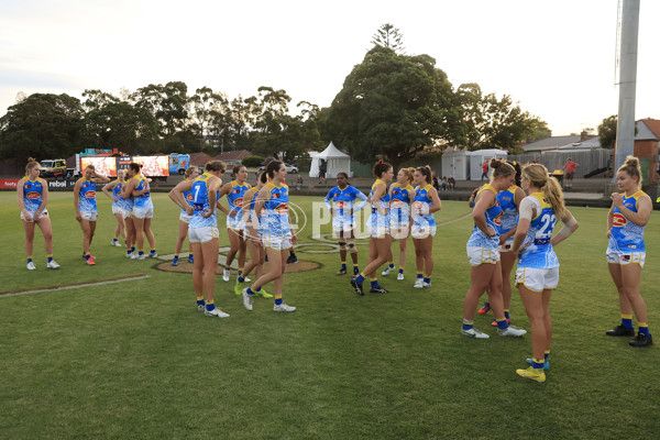 AFLW 2022 S7 Round 10 - GWS v Gold Coast - A-496084