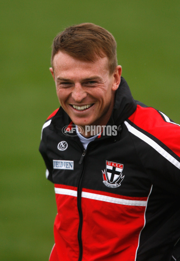 AFL 2010 Training - St Kilda 280910 - 219087
