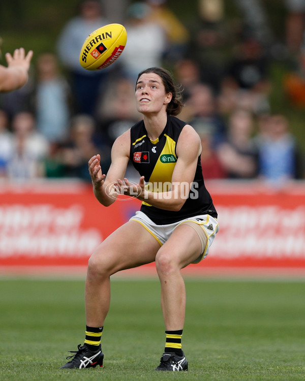 AFLW 2022 S7 Round 10 - North Melbourne v Richmond - A-499885