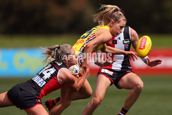 AFLW 2022 S7 Round 10 - St Kilda v Adelaide - A-503856