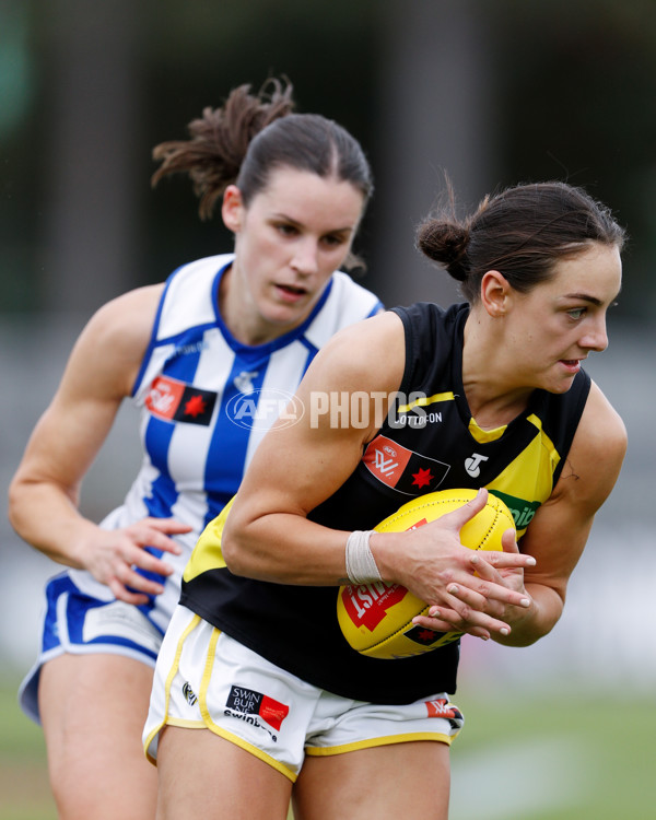 AFLW 2022 S7 Round 10 - North Melbourne v Richmond - A-503868