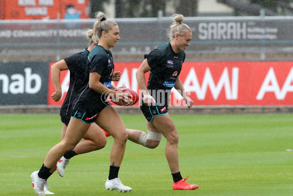 AFLW 2022 S7 Round 10 - Port Adelaide v Essendon - A-505005