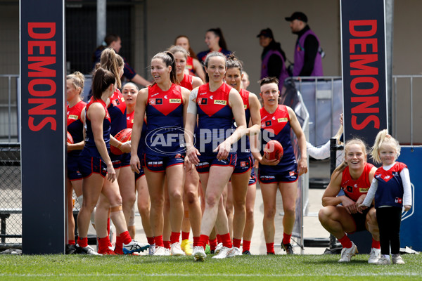 AFLW 2022 S7 Round 10 - Melbourne v West Coast - A-505071