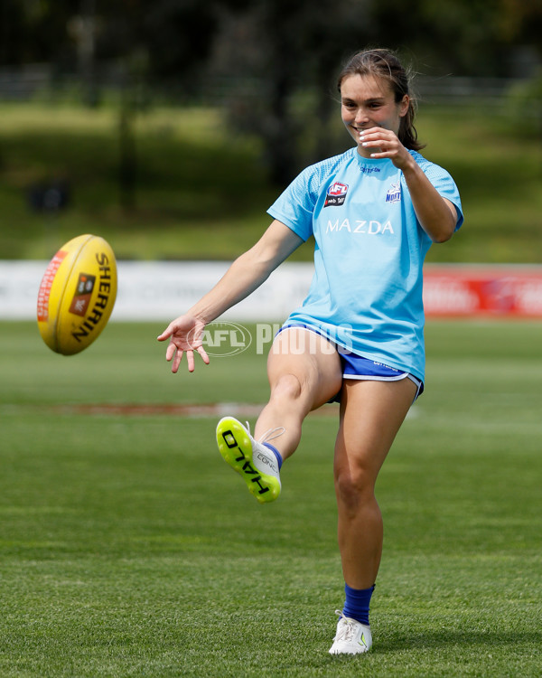 AFLW 2022 S7 Round 10 - North Melbourne v Richmond - A-506319