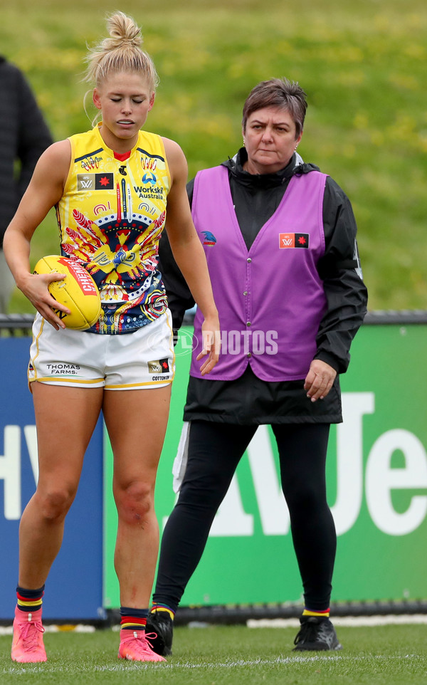 AFLW 2022 S7 Round 10 - St Kilda v Adelaide - A-507599