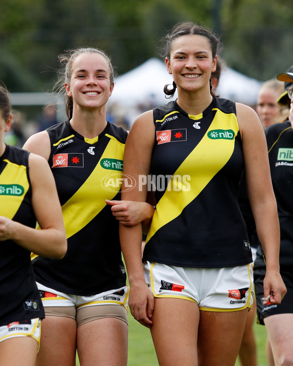 AFLW 2022 S7 Round 10 - North Melbourne v Richmond - A-508780