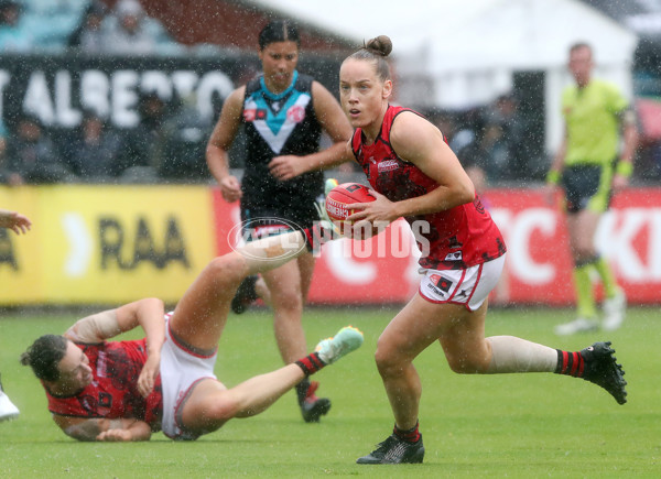 AFLW 2022 S7 Round 10 - Port Adelaide v Essendon - A-508785