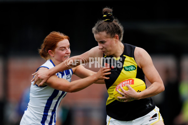 AFLW 2022 S7 Round 10 - North Melbourne v Richmond - A-508821