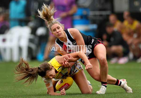 AFLW 2022 S7 Round 10 - St Kilda v Adelaide - A-508828