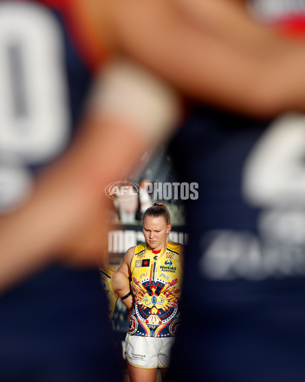 AFLW 2022 S7 Second Qualifying Final - Melbourne v Adelaide - A-518180