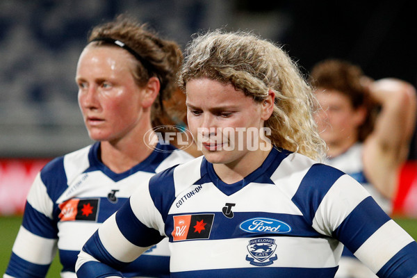 AFLW 2022 S7 First Elimination Final - Geelong v North Melbourne - A-521532