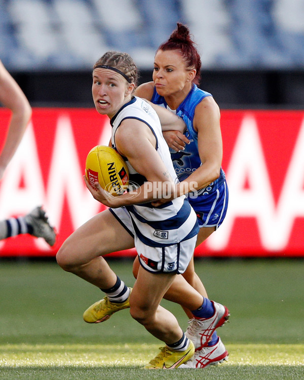 AFLW 2022 S7 First Elimination Final - Geelong v North Melbourne - A-522622