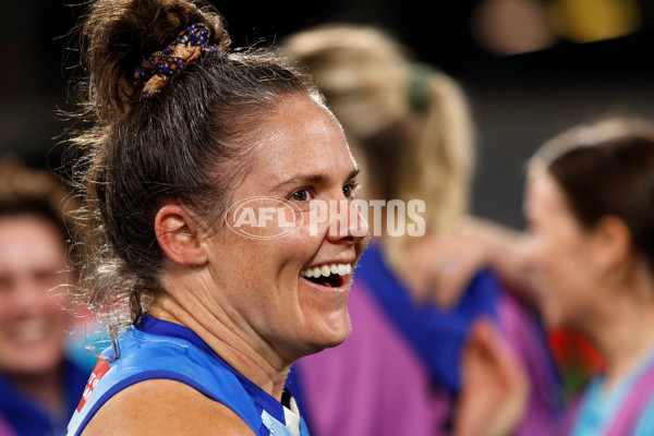 AFLW 2022 S7 First Elimination Final - Geelong v North Melbourne - A-522633