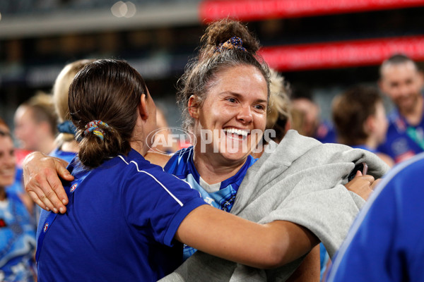 AFLW 2022 S7 First Elimination Final - Geelong v North Melbourne - A-522652