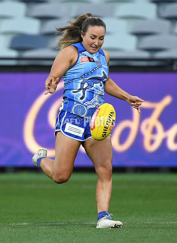 AFLW 2022 S7 First Elimination Final - Geelong v North Melbourne - A-522668