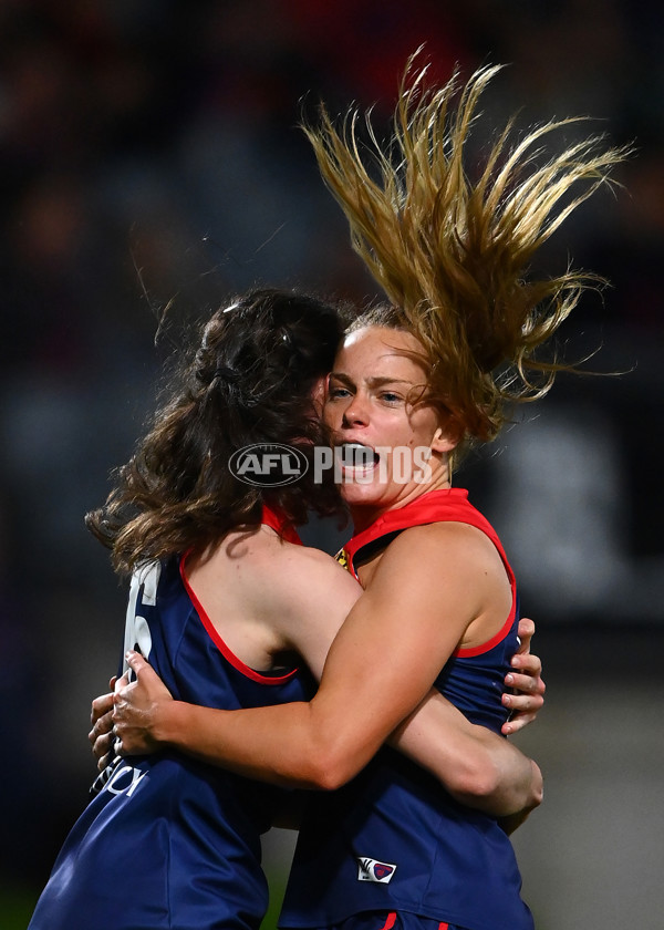 AFLW 2022 S7 Second Qualifying Final - Melbourne v Adelaide - A-527393