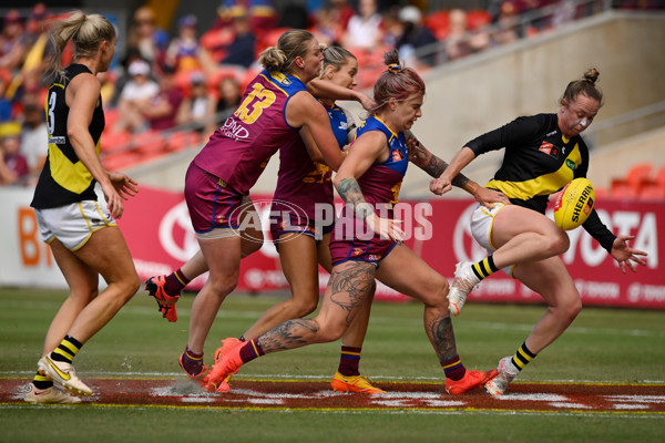AFLW 2022 S7 First Qualifying Final - Brisbane v Richmond - A-529053