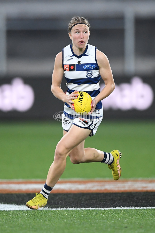 AFLW 2022 S7 First Elimination Final - Geelong v North Melbourne - A-529628