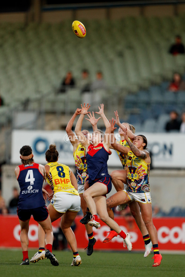 AFLW 2022 S7 Second Qualifying Final - Melbourne v Adelaide - A-531728