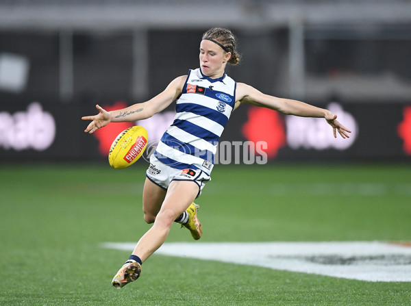 AFLW 2022 S7 First Elimination Final - Geelong v North Melbourne - A-531763