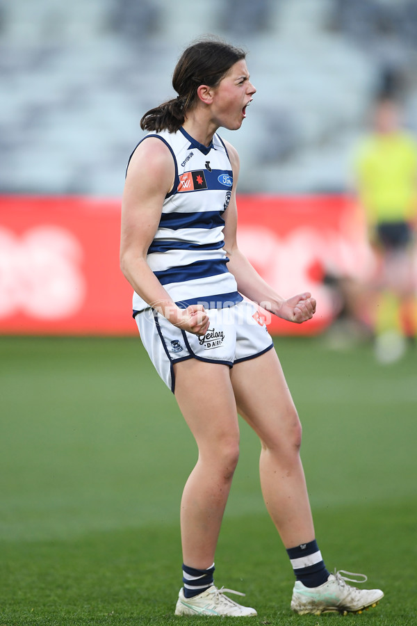 AFLW 2022 S7 First Elimination Final - Geelong v North Melbourne - A-531764